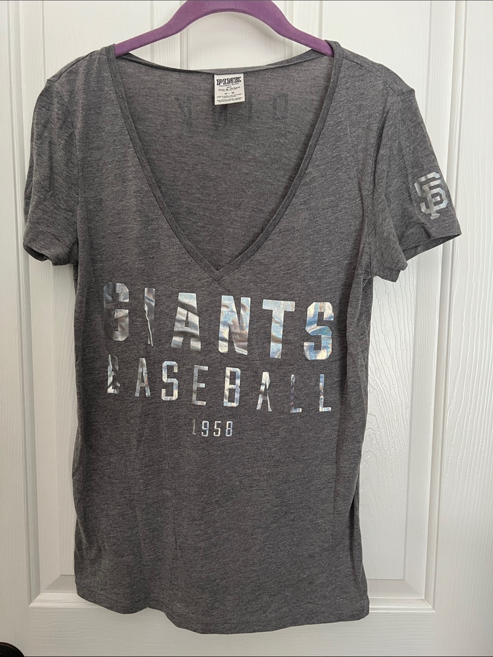 PINK San Francisco Giants V-Neck Baseball Tee - Gray